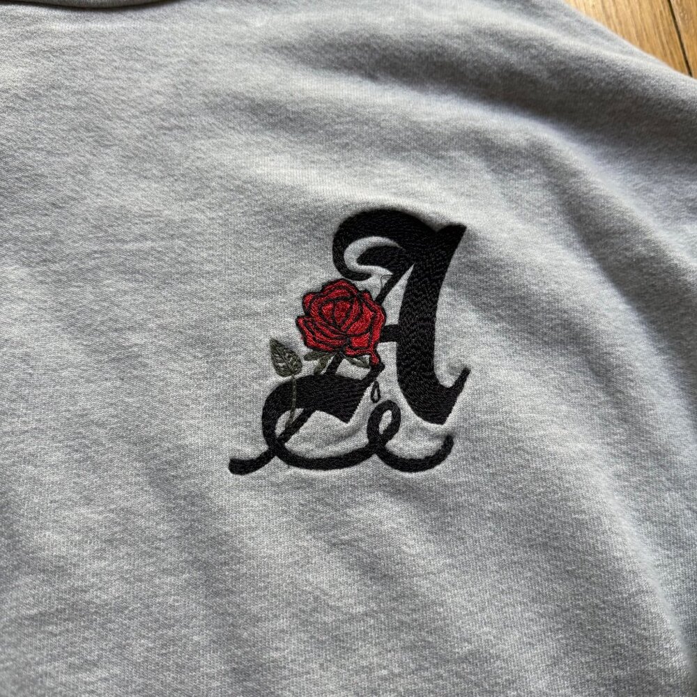 Adaptation Post LA Size L Gray Red Rose Floral Embroidered Crewneck Sweatshirt - Picture 3 of 15